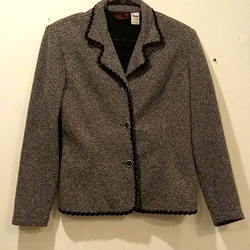 Woman's jacket (AA)